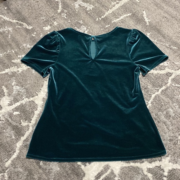 Express Emerald Green Top - Picture 2 of 3